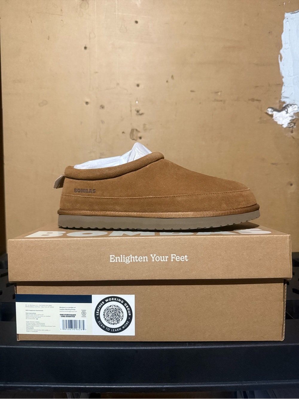 NWT Bombas Women’s Saturday Suede Slip On Size 5 Camel